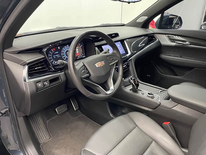 Cadillac XT6 2025 2025款 2.0T 六座四驱尊贵行政黑标版