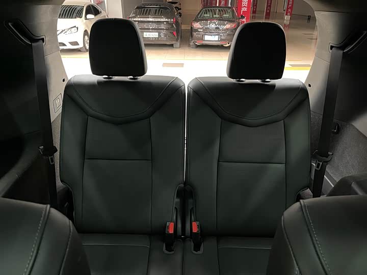 Cadillac XT6 2025 2025款 2.0T 六座四驱尊贵行政黑标版