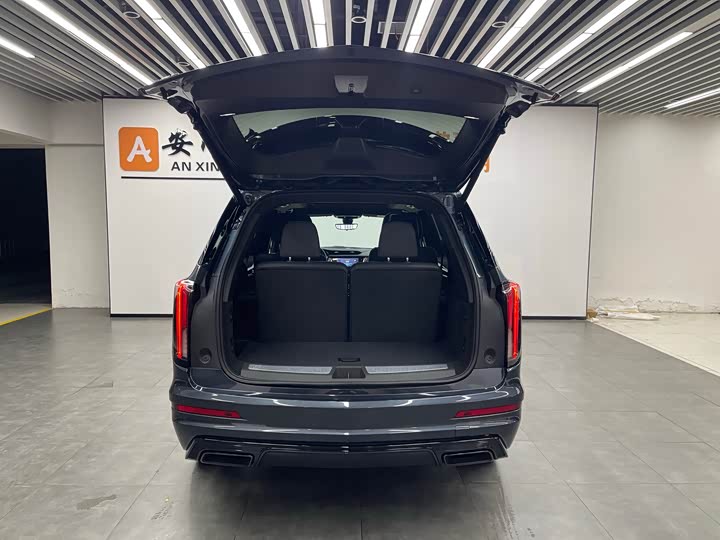 Cadillac XT6 2025 2025款 2.0T 六座四驱尊贵行政黑标版