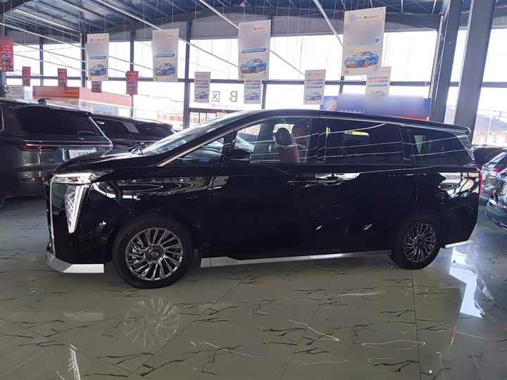 GAC Trumpchi M8 2024 2024款 宗师系列 400T 至尊版