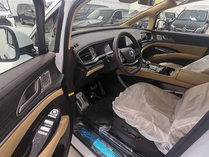 Denza D9 2025 2025款 DM-i 智驾版 1020 四驱旗舰型