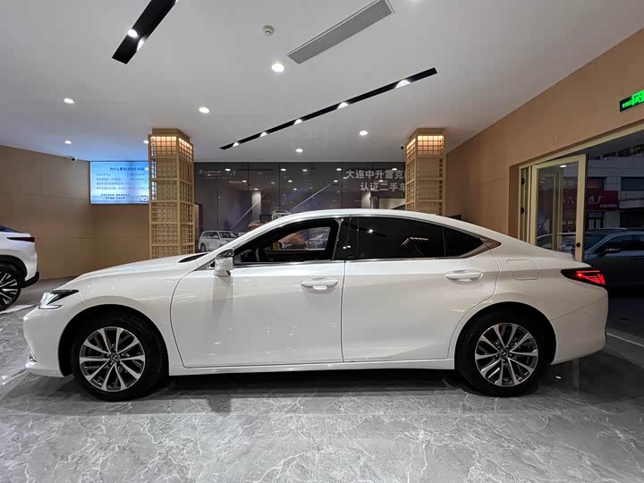 Lexus ES 2025 2025款 200 臻享版