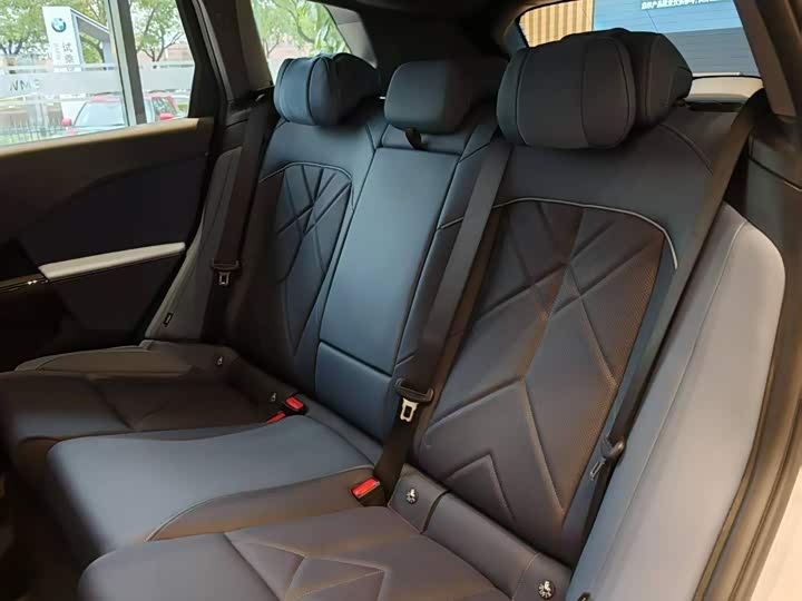 BMW X3 2025 2025款 xDrive30L 尊享型 M运动曜夜套装