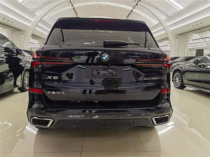 BMW X5 2023 2023款 xDrive 30Li 尊享型M运动套装
