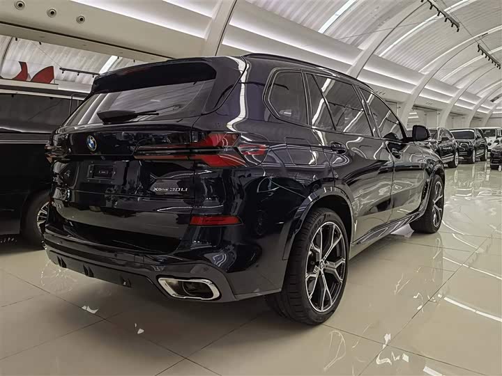 BMW X5 2023 2023款 xDrive 30Li 尊享型M运动套装