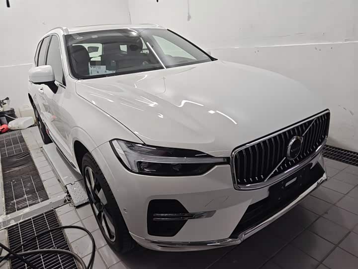 Volvo XC60 Hybrid 2025 2025款 插电式混动 长续航四驱智雅豪华版