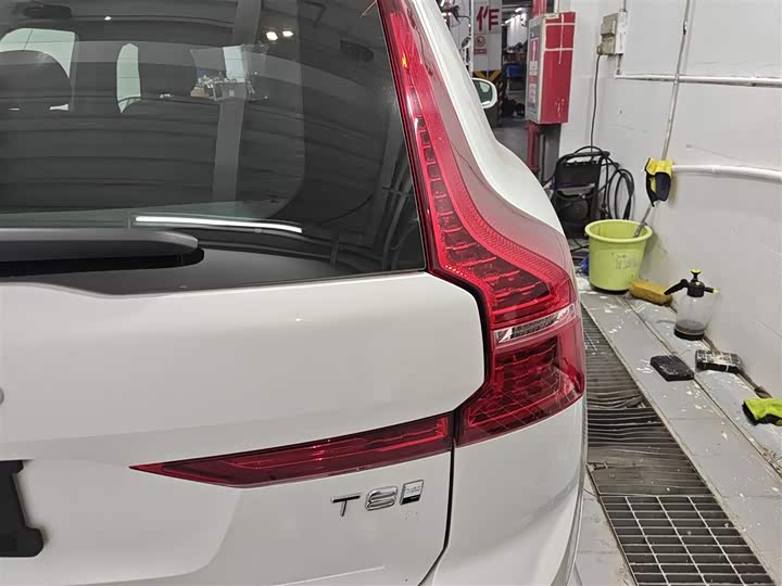 Volvo XC60 Hybrid 2025 2025款 插电式混动 长续航四驱智雅豪华版