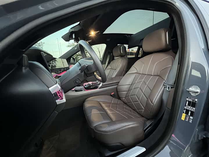 BMW i7 2023 2023款 xDrive60L 豪华套装