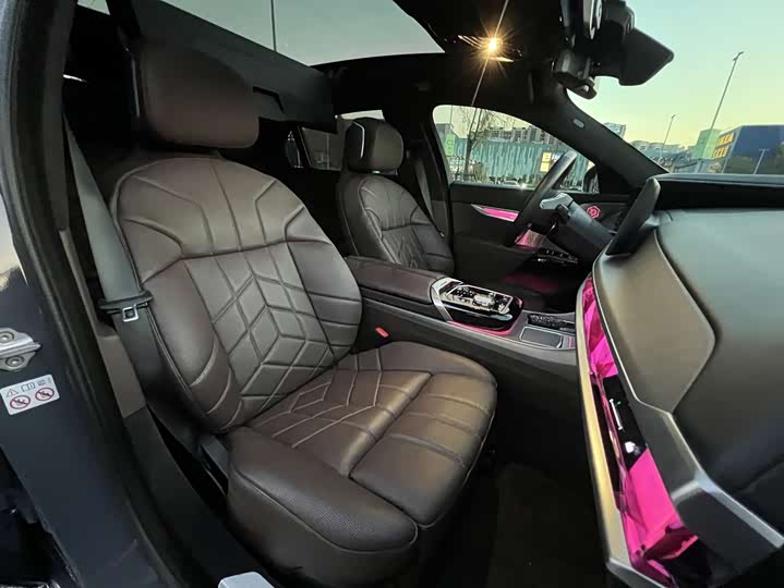 BMW i7 2023 2023款 xDrive60L 豪华套装