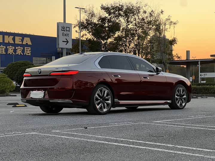 BMW i7 2023 2023款 xDrive60L 豪华套装