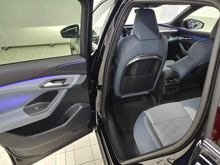 Audi Q6L e-tron 2026 2026款 首发领航版