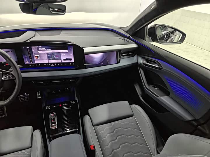 Audi Q6L e-tron 2026 2026款 首发领航版