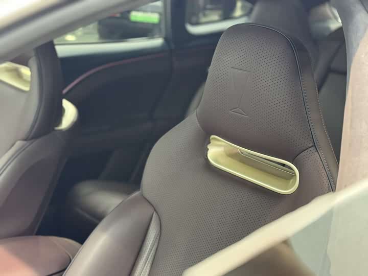 Avatr 11 2023 2023款 鸿蒙 90度 后驱版