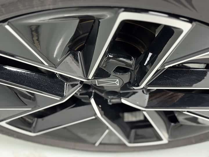 Avatr 11 2023 2023款 鸿蒙 90度 后驱版