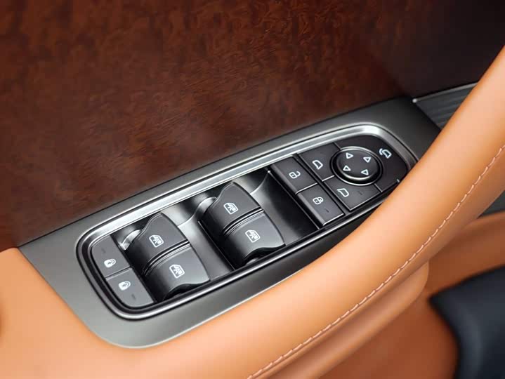 BYD Yangwang U8 2023 2023款 豪华版