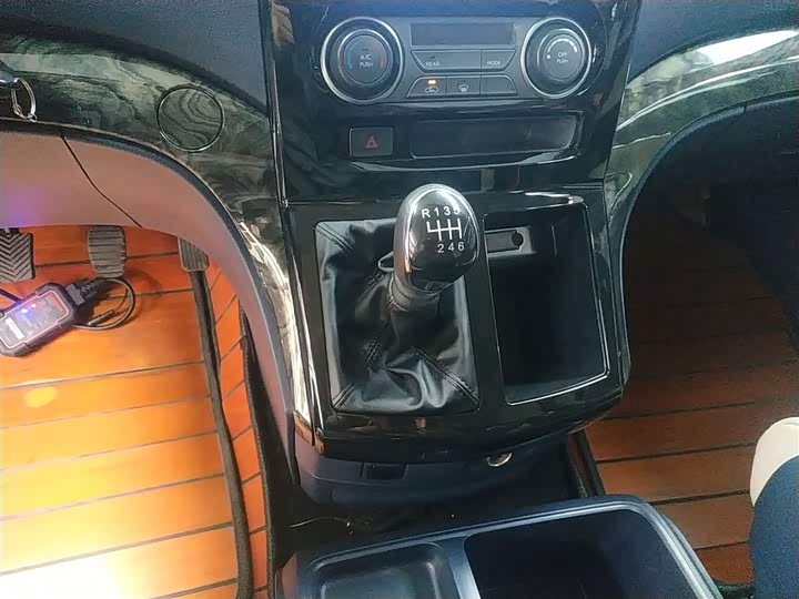 Dongfeng Forthing Lingzhi Plus 2024 2024款 1.5T 手动豪华型 7座