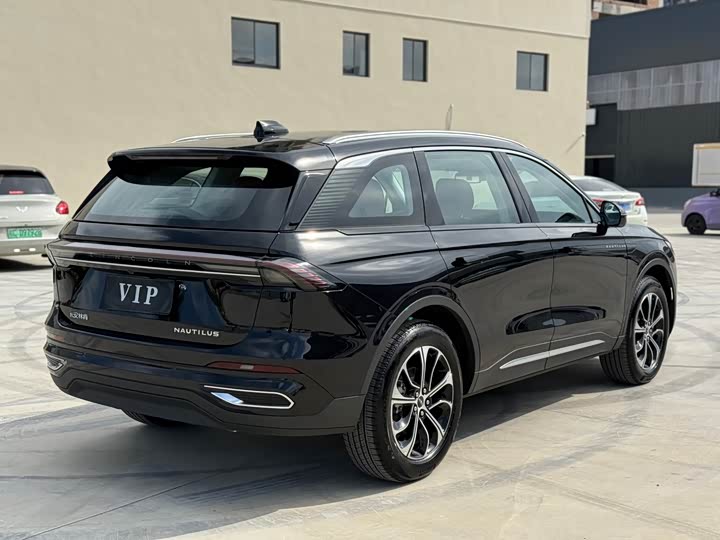 Lincoln Nautilus 2025 2025款 改款 2.0T 四驱尊逸版