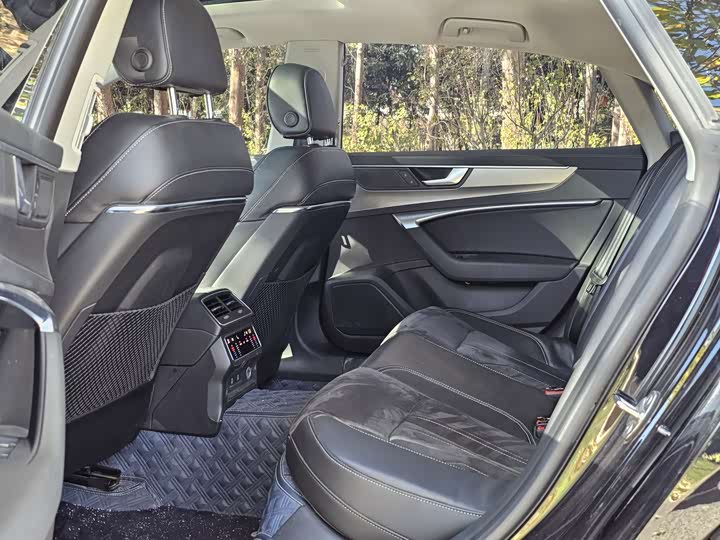 Audi A7L 2024 2024款 45TFSI S-line 筑梦型 流晶套装