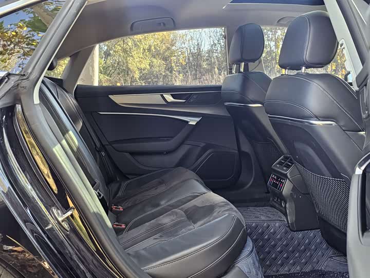 Audi A7L 2024 2024款 45TFSI S-line 筑梦型 流晶套装