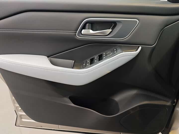 Nissan X-Trail 2023 2023款 e-POWER 超混双电机四驱豪华版