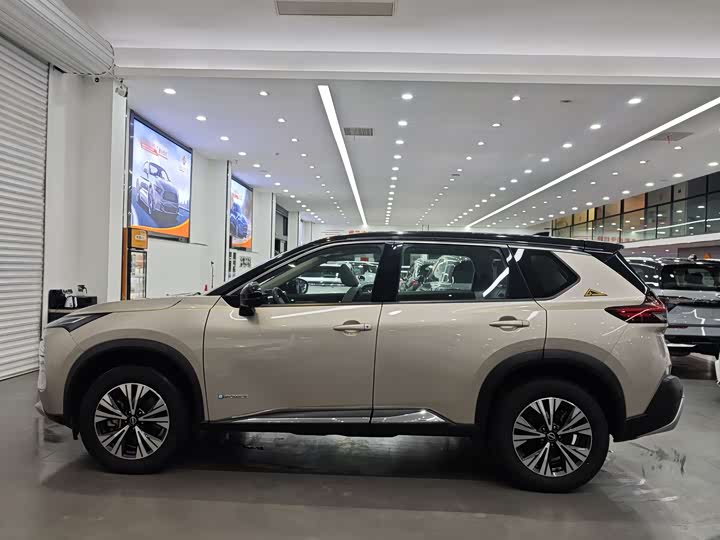 Nissan X-Trail 2023 2023款 e-POWER 超混双电机四驱豪华版