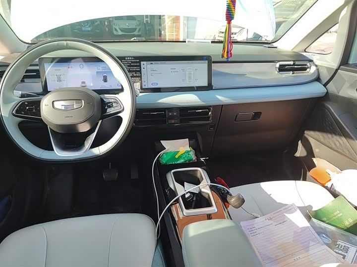 Geely Geometry E Firefly 2024 2024款 401km 萤光