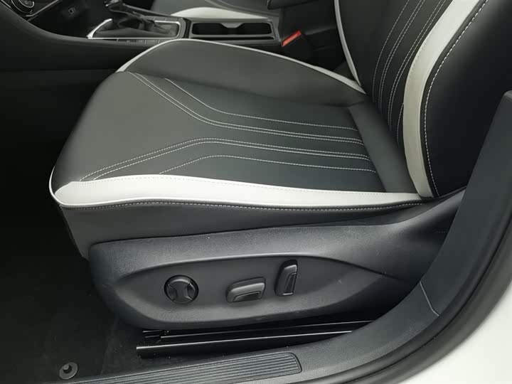 Jetta VA7 2025 2025款 1.4T 先到先得版