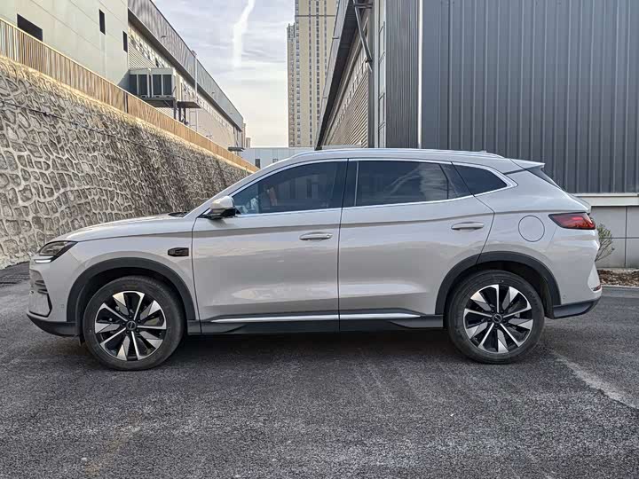 2025 BYD Song Plus Hybrid/EV