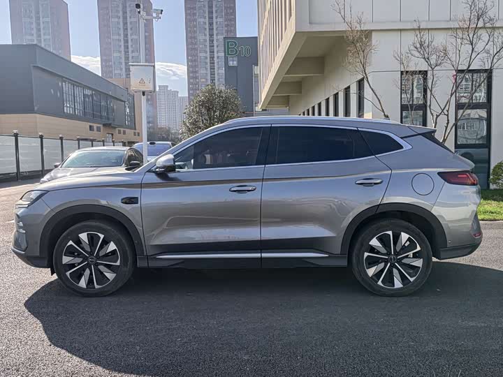 2025 BYD Song Plus Hybrid/EV