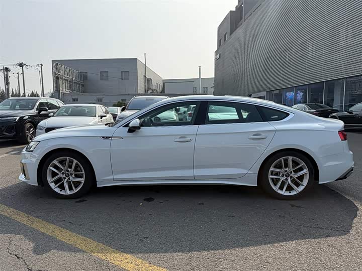 Audi A5 2024 2024款 Sportback 40 TFSI 时尚动感型
