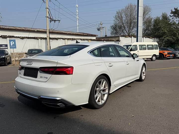 Audi A5 2024 2024款 Sportback 40 TFSI 时尚动感型