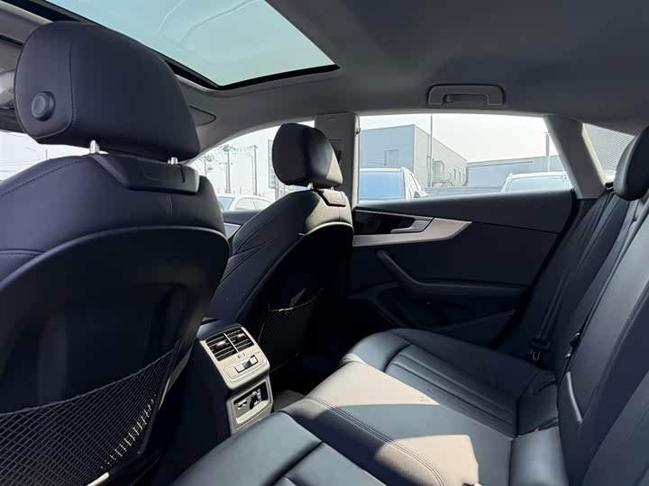 Audi A5 2024 2024款 Sportback 40 TFSI 时尚动感型