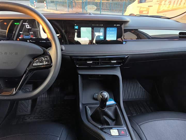 Roewe i5 2023 2023款 1.5L 手动舒享版