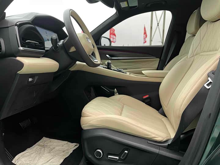 Geely Monjaro 2025 2025款 东方曜 2.0TD 自动四驱望月版