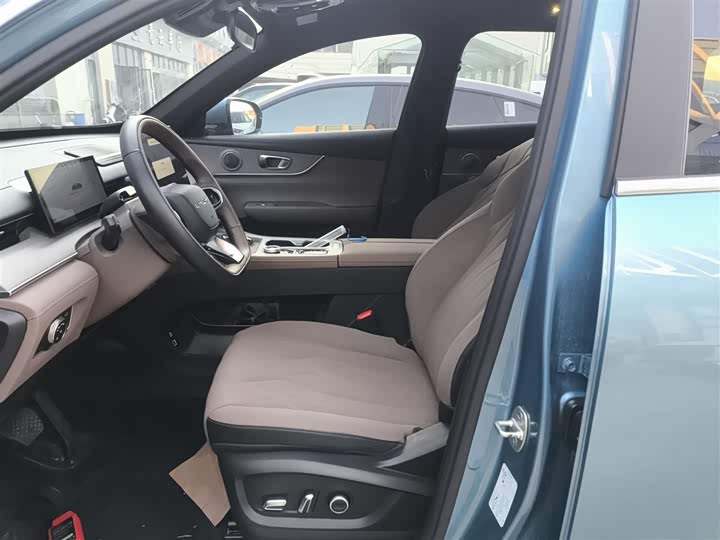 Chery Tiggo 8 Plus C-DM 2025 2025款 1.5T 116km 尊贵型 5座