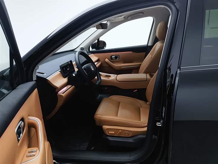 Leapmotor C16 2026 2026款 增程 280激光雷达智尊版 6座