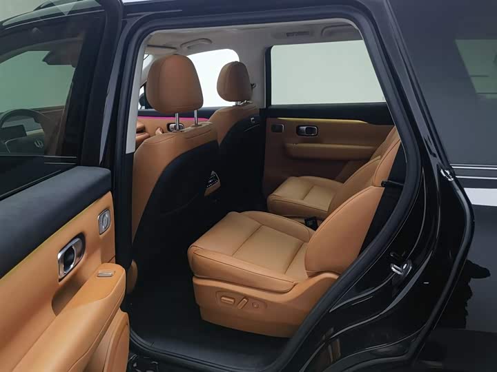 Leapmotor C16 2026 2026款 增程 280激光雷达智尊版 6座