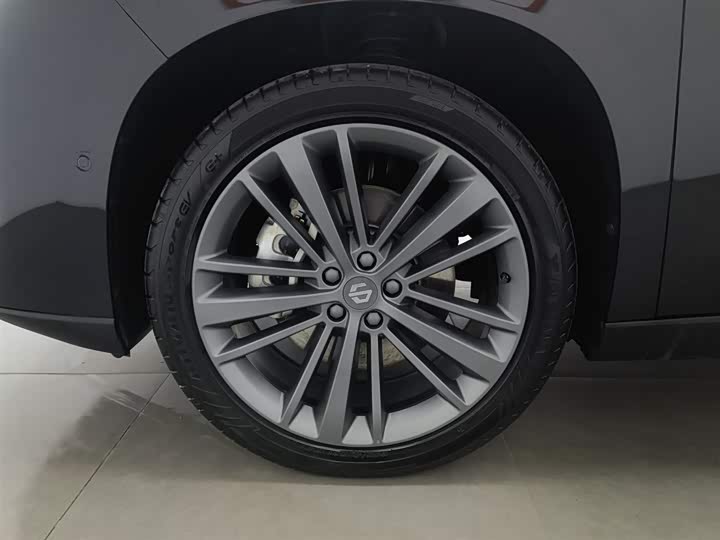 Leapmotor C16 2026 2026款 增程 280激光雷达智尊版 6座