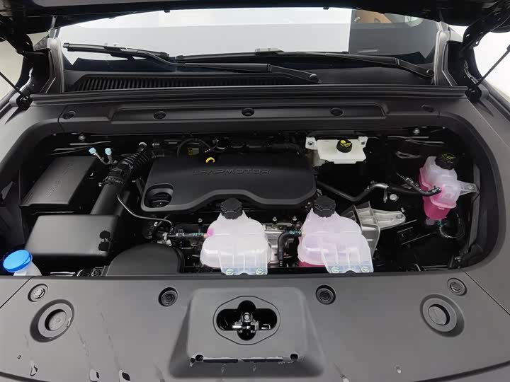 Leapmotor C16 2026 2026款 增程 280激光雷达智尊版 6座