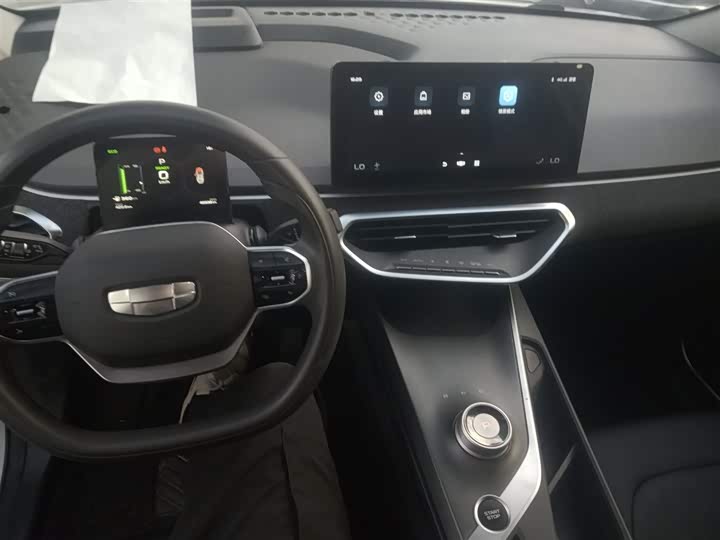 Geely Geometry C 2022 2022款 蓝莓C400