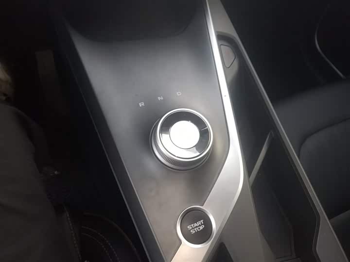 Geely Geometry C 2022 2022款 蓝莓C400