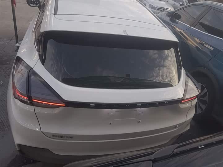 Geely Geometry C 2022 2022款 蓝莓C400