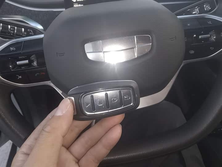 Geely Geometry C 2022 2022款 蓝莓C400