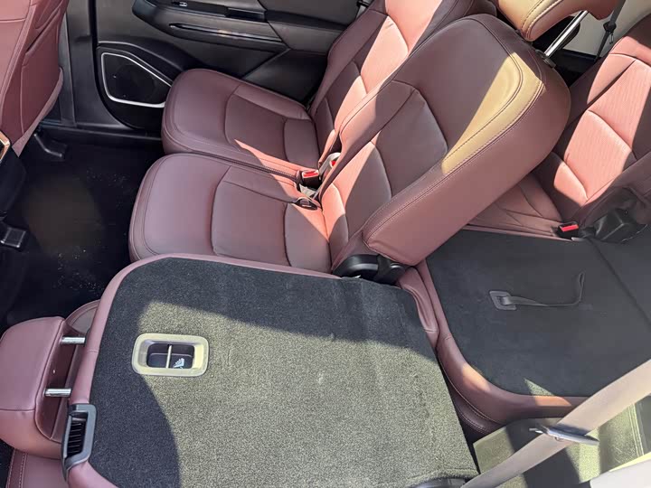 Geely Okavango 2022 2022款 1.8TD 自动尊贵型 7座