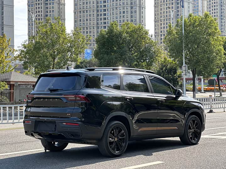 Geely Okavango 2022 2022款 1.8TD 自动尊贵型 7座