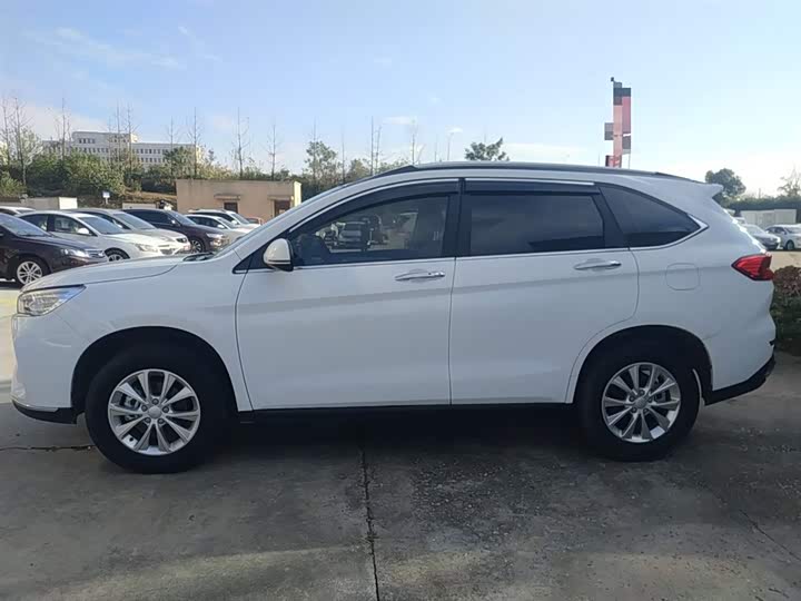 Haval M6 2023 2023款 PLUS 1.5T 手动豪华智联型