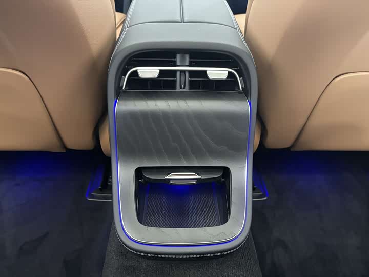 Mercedes-Benz E-Class Hybrid 2024 2024款 E 350 e L 插电式混合动力运动轿车