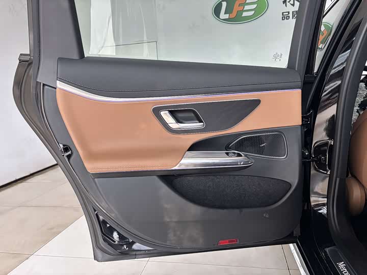 Mercedes-Benz E-Class Hybrid 2024 2024款 E 350 e L 插电式混合动力运动轿车