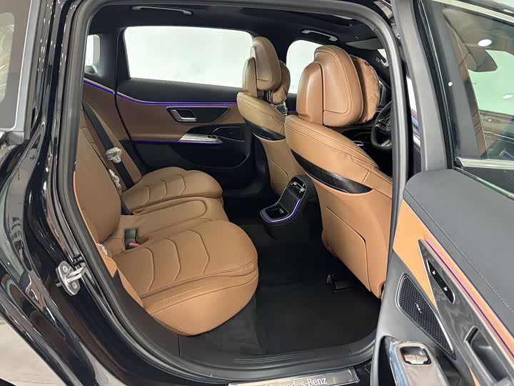 Mercedes-Benz E-Class Hybrid 2024 2024款 E 350 e L 插电式混合动力运动轿车