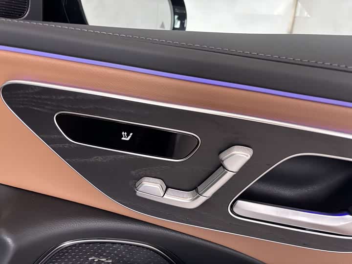 Mercedes-Benz E-Class Hybrid 2024 2024款 E 350 e L 插电式混合动力运动轿车